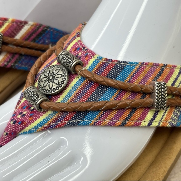 Minnetonka Striped Medallion Flip Flops Sandals-Women’s 11-Multicolor Pink/Tan - Picture 2 of 12